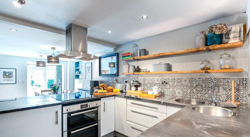 Photo of 5 Bed in Llanbedr