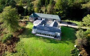 Photo of 4 Bed in Fasnacloich