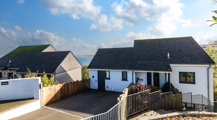 Photo of 4 Bed in Carbis Bay