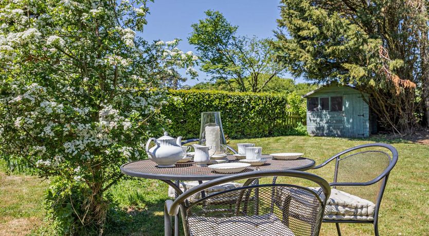 Photo of 1 Bed in Hundon