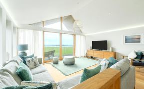 Photo of 3 Bed in St. Eval