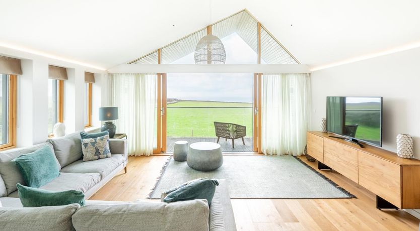 Photo of 3 Bed in St. Eval