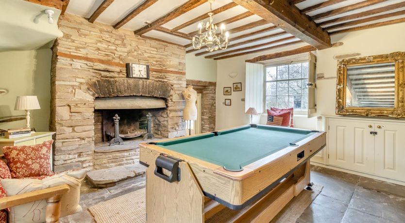 Photo of 6 Bed in Llanfilo