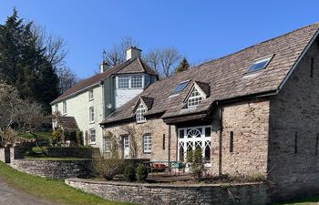 6 Bed in Llanfilo Holiday Home