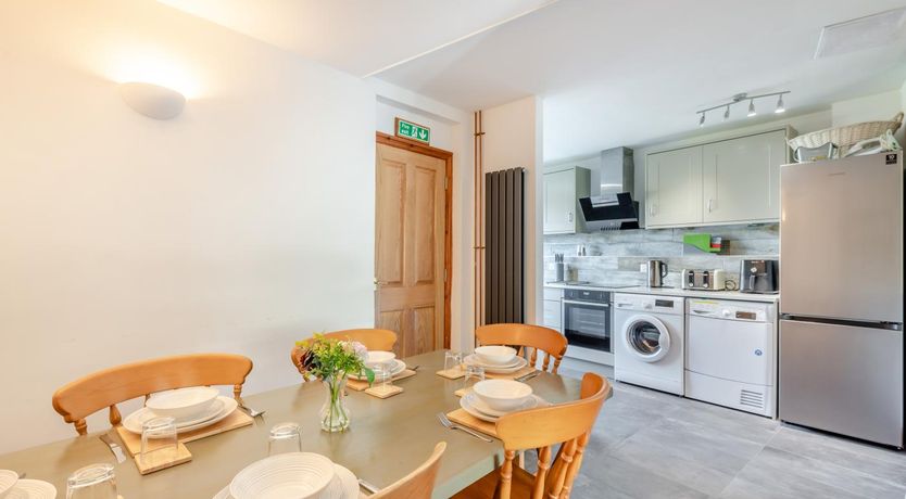 Photo of 4 Bed in East Allington