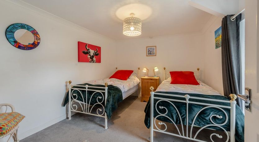 Photo of 4 Bed in Talgarreg