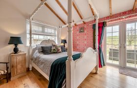 Photo of 4-bed-in-talgarreg