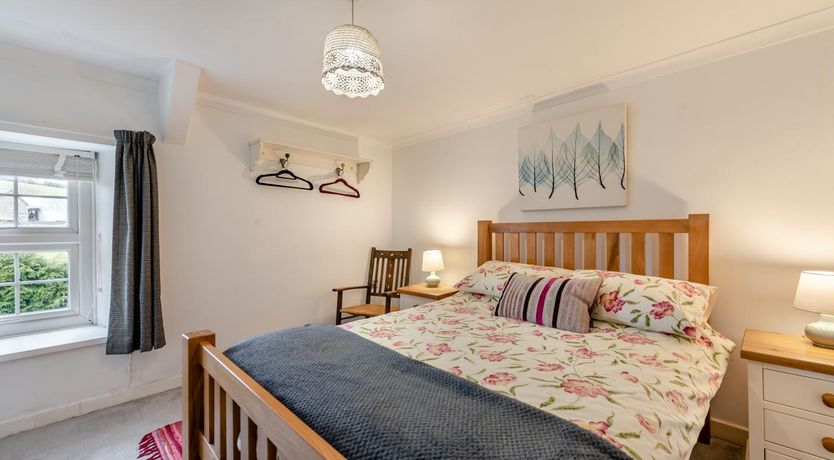 Photo of 4 Bed in Talgarreg