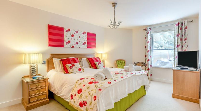 Photo of 3 Bed in Torquay