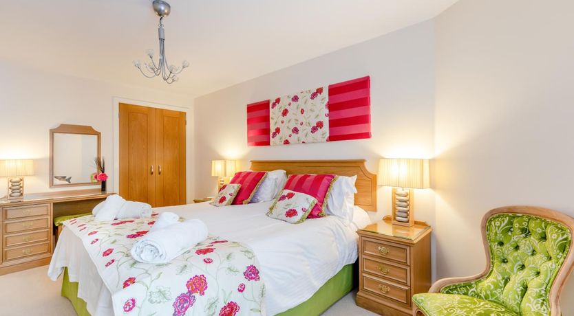 Photo of 3 Bed in Torquay