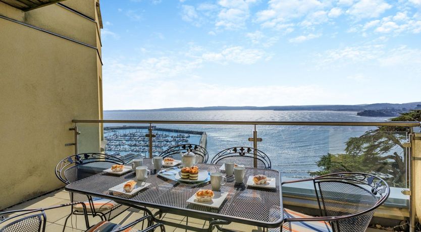 Photo of 3 Bed in Torquay