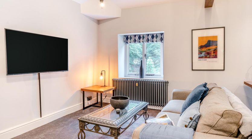 Photo of 1 Bed in Nant-y-derry