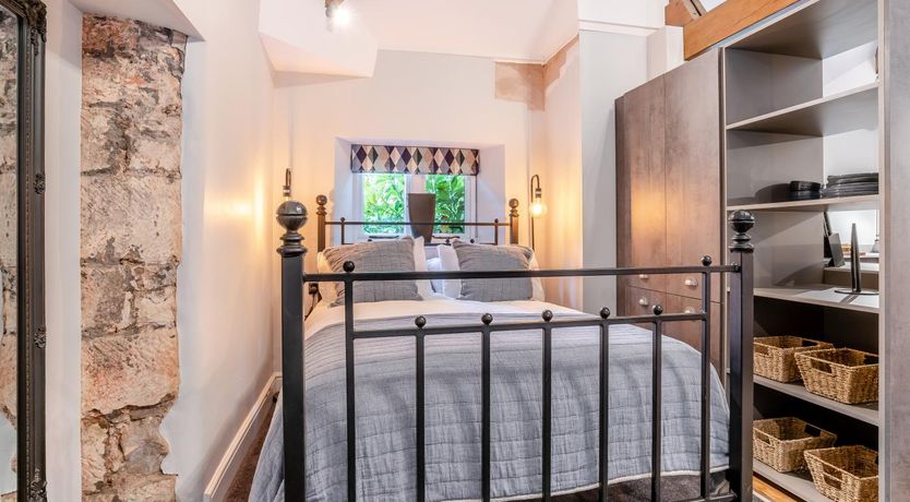 Photo of 1 Bed in Nant-y-derry