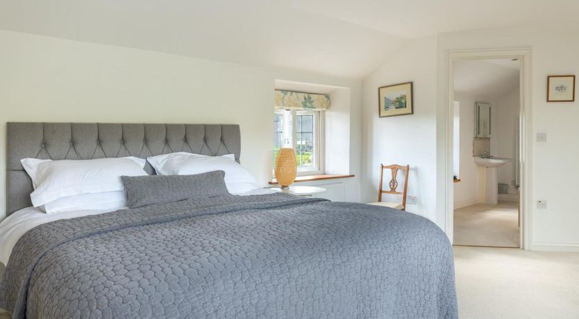 Photo of 3 Bed in Beaminster