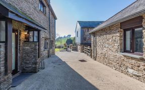 Photo of 4 Bed in East Allington