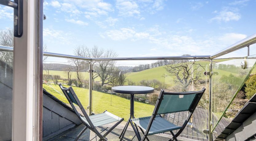 Photo of 6 Bed in East Allington