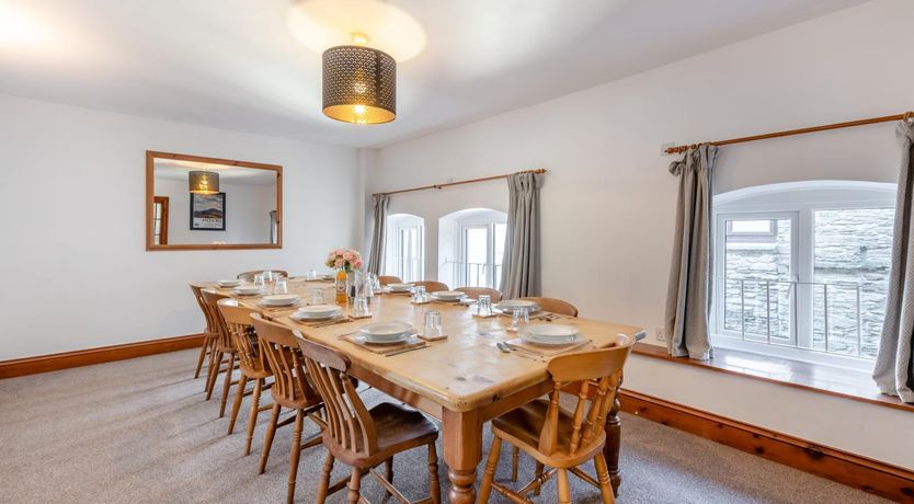 Photo of 6 Bed in East Allington