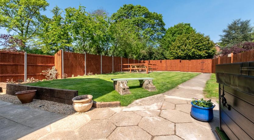 Photo of 8 Bed in Fakenham