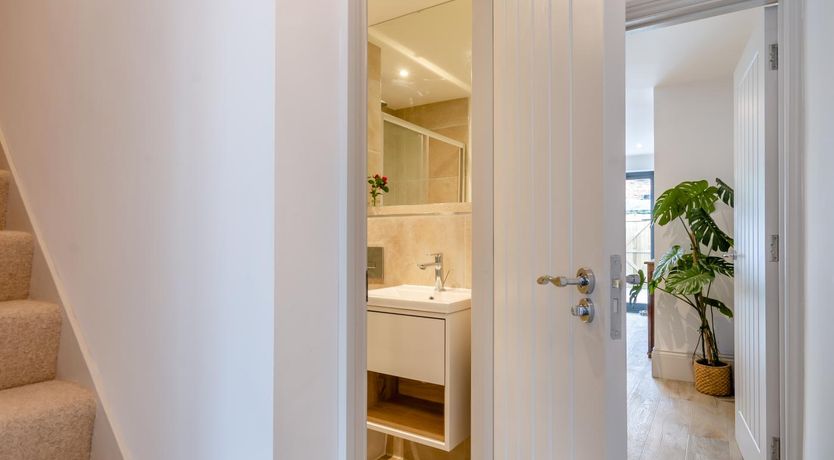 Photo of 2 Bed in Eastbourne