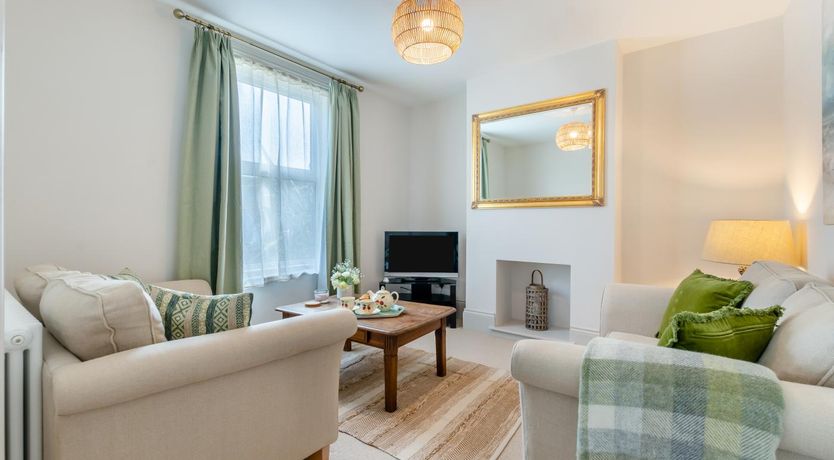 Photo of 2 Bed in Eastbourne