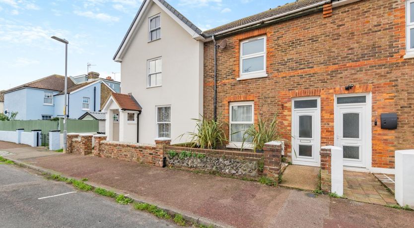 Photo of 2 Bed in Eastbourne