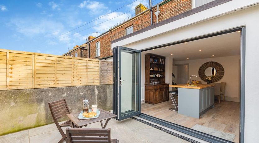 Photo of 2 Bed in Eastbourne