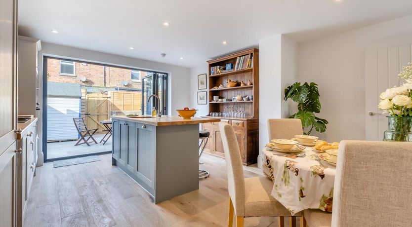 Photo of 2 Bed in Eastbourne