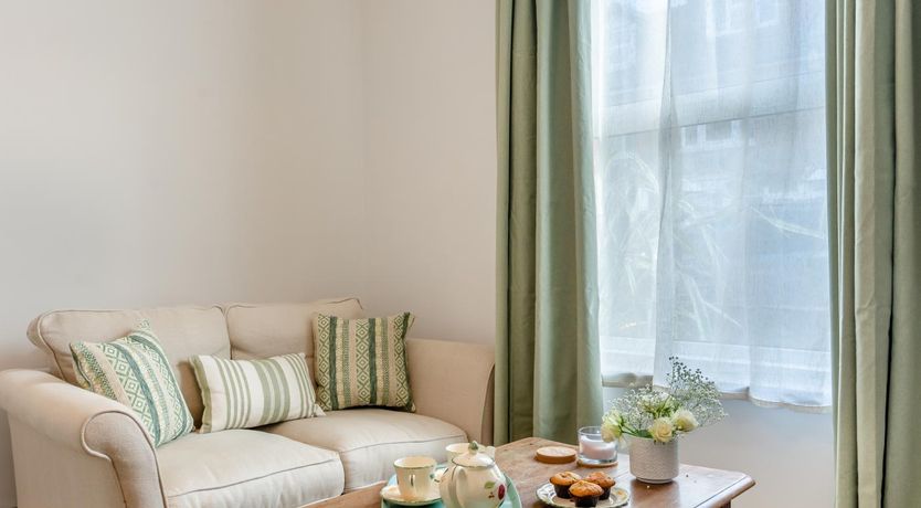 Photo of 2 Bed in Eastbourne