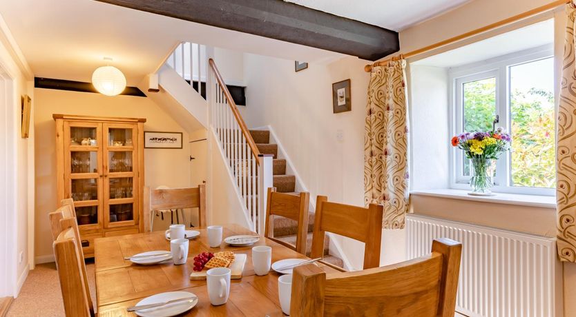 Photo of 3 Bed in Burton Bradstock