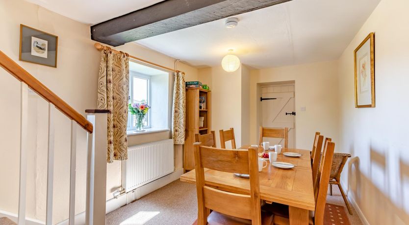 Photo of 3 Bed in Burton Bradstock