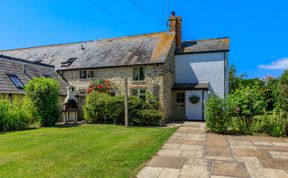 Photo of 3 Bed in Burton Bradstock