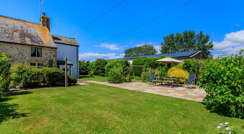 Photo of 3 Bed in Burton Bradstock