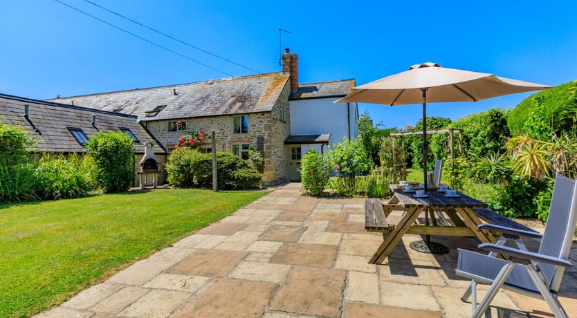 Photo of 3 Bed in Burton Bradstock
