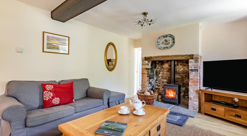 Photo of 3 Bed in Burton Bradstock