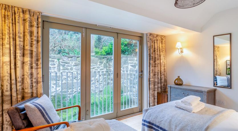 Photo of 2 Bed in Newlyn