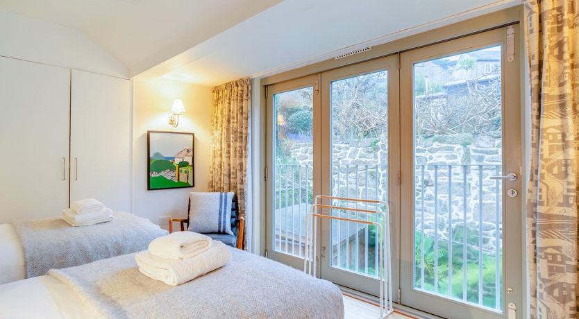 Photo of 2 Bed in Newlyn