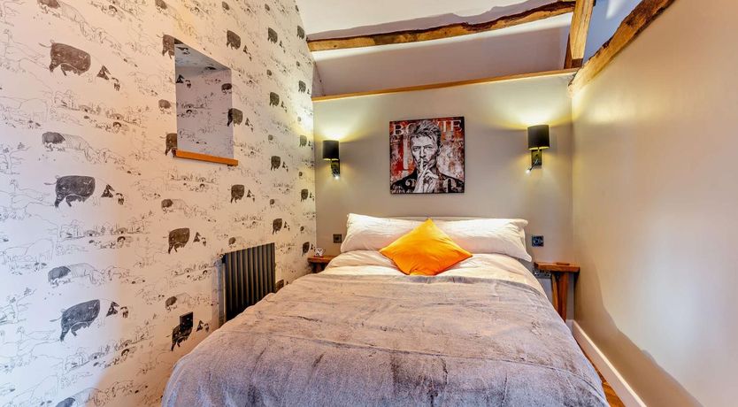 Photo of 1 Bed in Cantref