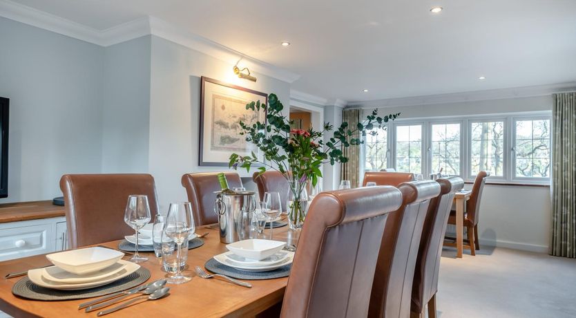 Photo of 6 Bed in Wootton Bridge