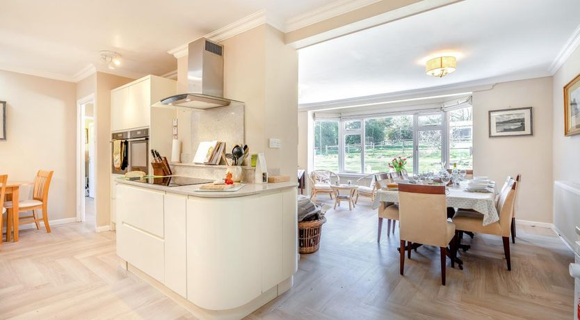 Photo of 4 Bed in Godalming