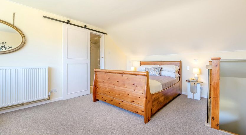 Photo of 4 Bed in Godalming