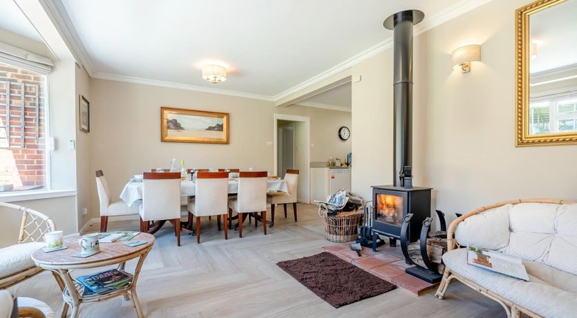 Photo of 4 Bed in Godalming