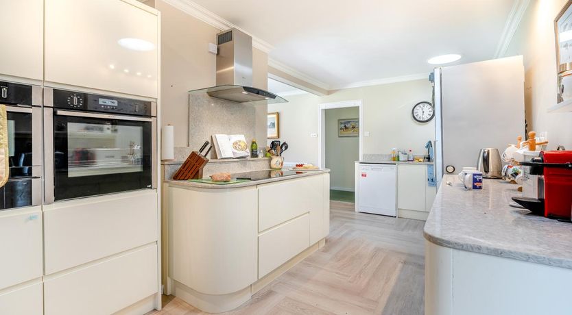 Photo of 4 Bed in Godalming