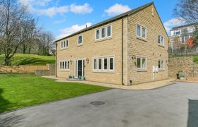 Photo of 4-bed-in-holmfirth