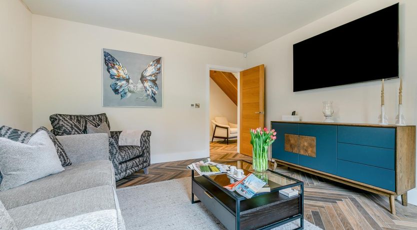 Photo of 4 Bed in Holmfirth