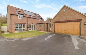 Photo of 4-bed-in-caistor
