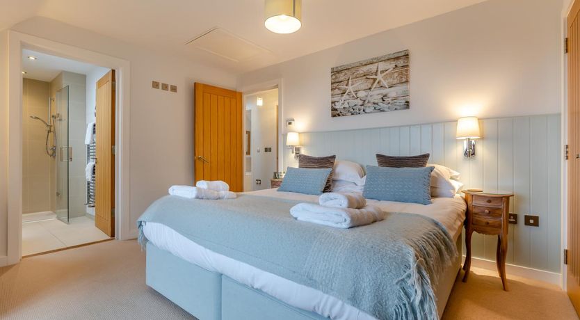Photo of 4 Bed in Blakeney