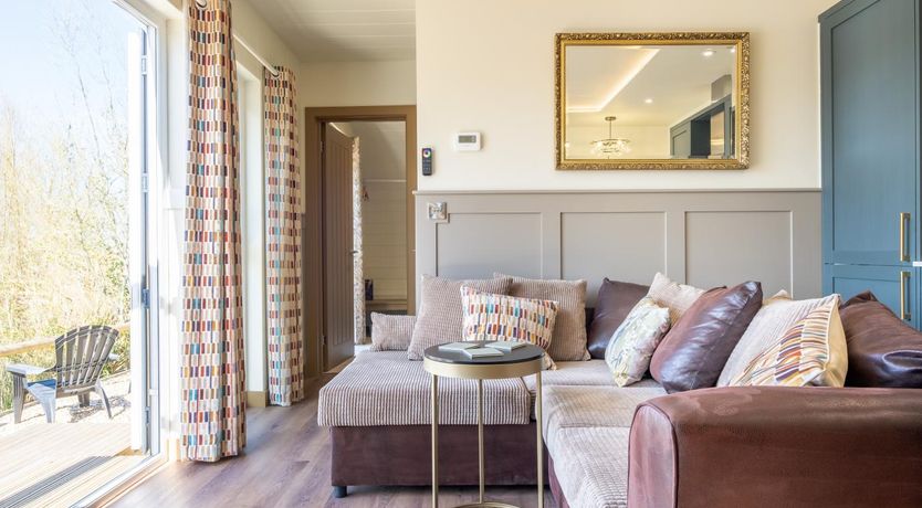 Photo of 2 Bed in Newport
