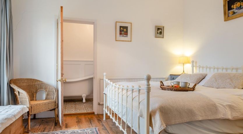 Photo of 3 Bed in Brighstone