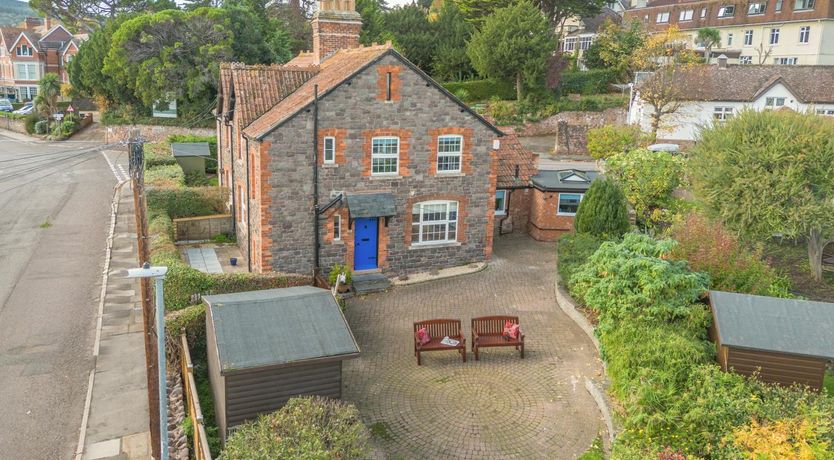 Photo of 3 Bed in Minehead