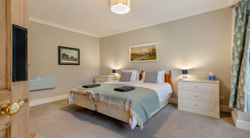 Photo of 2 Bed in Briston